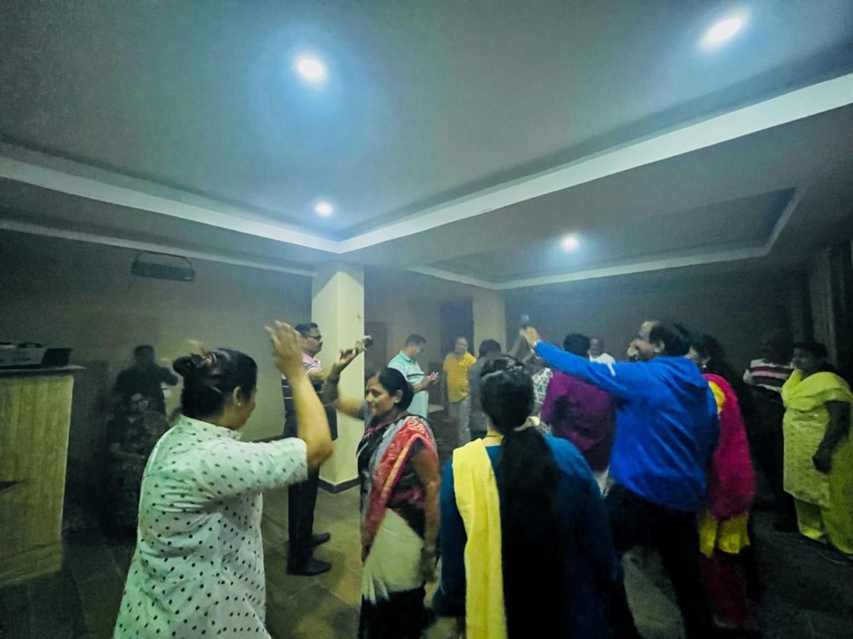 Manali Holiday Lnn - Gym, Spa, Dj Night, Pool Exterior foto